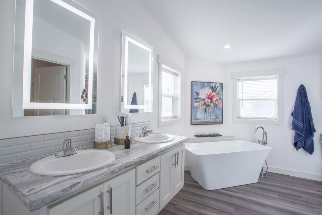 A custom designed master bathroom in a Manufactured Home in Coos Bay Oregon